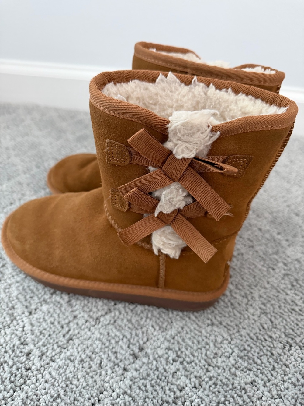 Kookaburra by UGG- girls suede boots w/bows.
